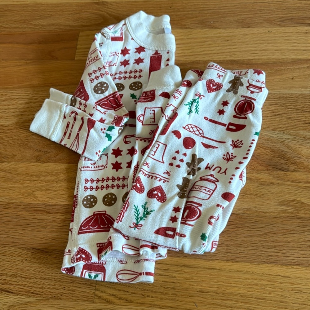 Hanna Andersson holiday pjs 3T